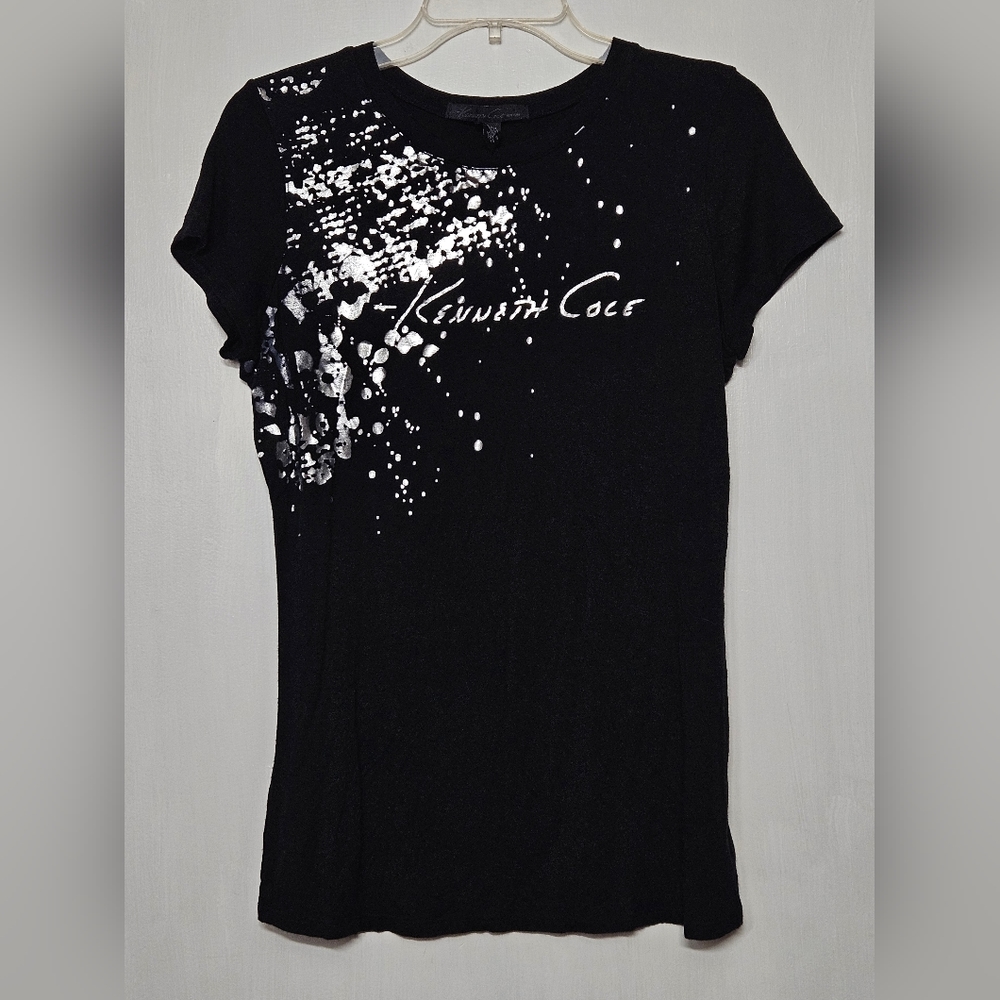 Kenneth Cole fitted tee size Medium very soft